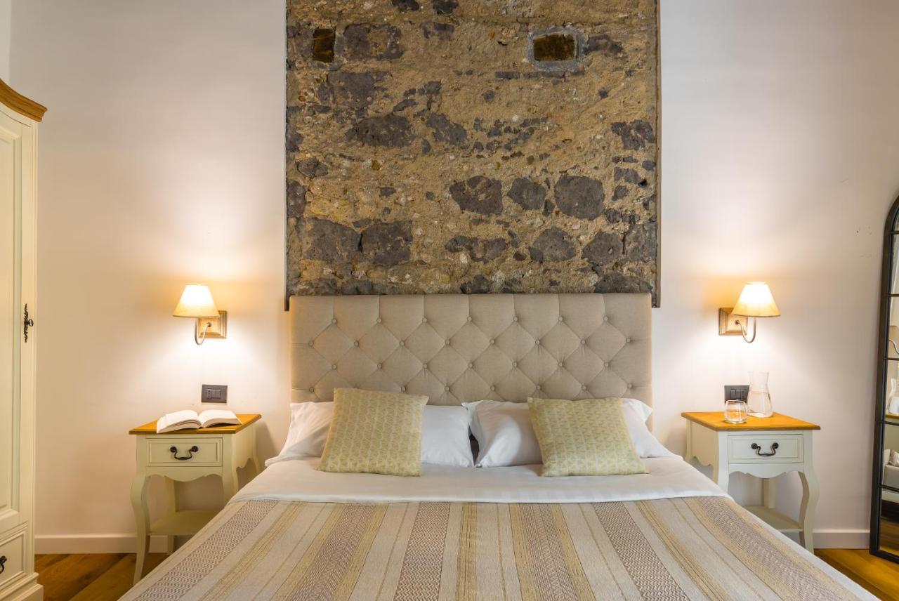 Starhost - Minerva Suite Salerno Bagian luar foto