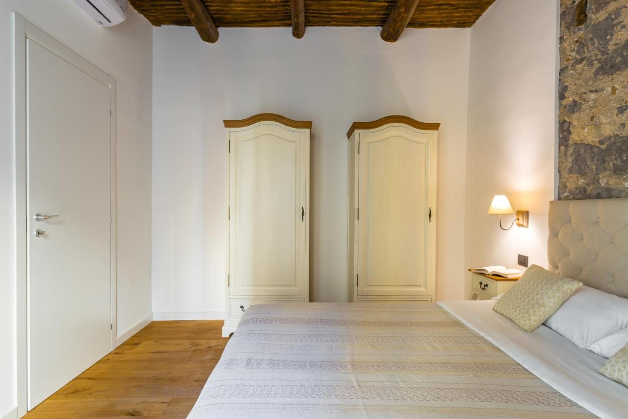 Starhost - Minerva Suite Salerno Bagian luar foto